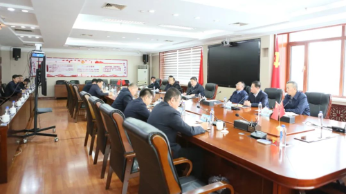 11月17日下午，，，，，，，，集团公司党委书记王佳喜主持召开集团公司党委理论学习中心组集中学习（扩大）会议-1